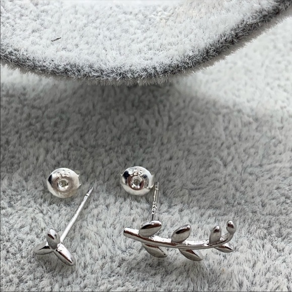 Sterling Silver 925 Stud Earrings - Picture 5 of 5